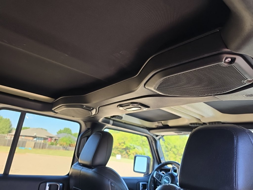 Used 2018 Jeep Wrangler Unlimited Sahara AWD/4WD image 26