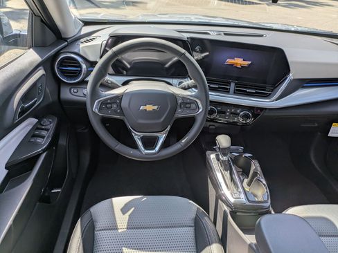 Used 2026 Chevrolet Trax LT w/ Driver Confidence Package image 14