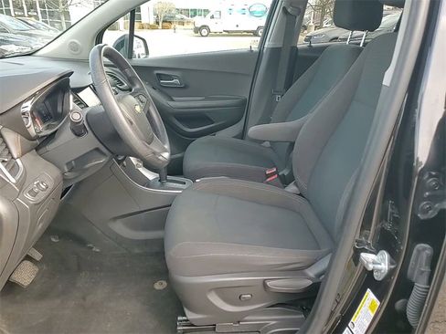 Used 2021 Chevrolet Trax LS w/ Tint and Cruise Package image 22