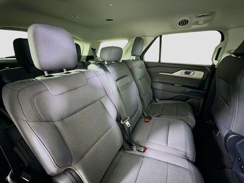 New 2025 Ford Explorer Active image 27