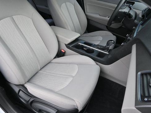 Used 2017 Hyundai Sonata SE FWD image 34