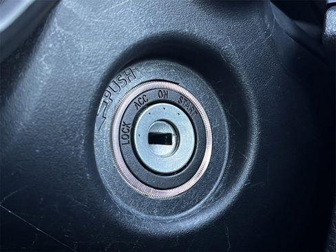 Used 2023 Toyota Camry SE image 19