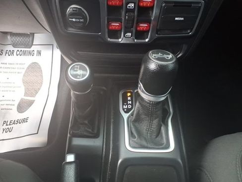 Certified 2018 Jeep Wrangler Unlimited Sport S AWD/4WD image 27