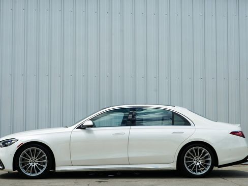 Used 2023 Mercedes-Benz S 500 4MATIC w/ AMG Line image 9