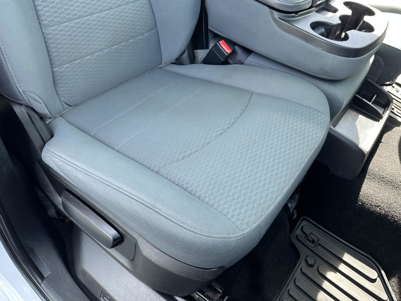 Used 2018 RAM 1500 SLT AWD/4WD image 43
