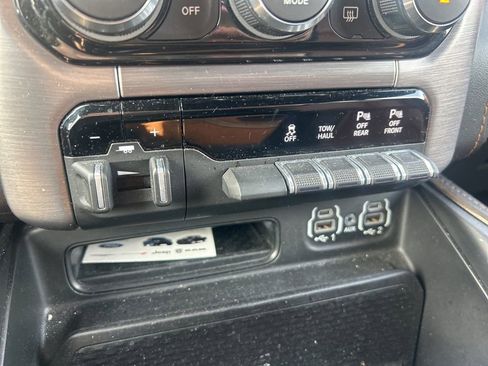 Used 2022 RAM 1500 Limited w/ Body Color Bumper Group image 14