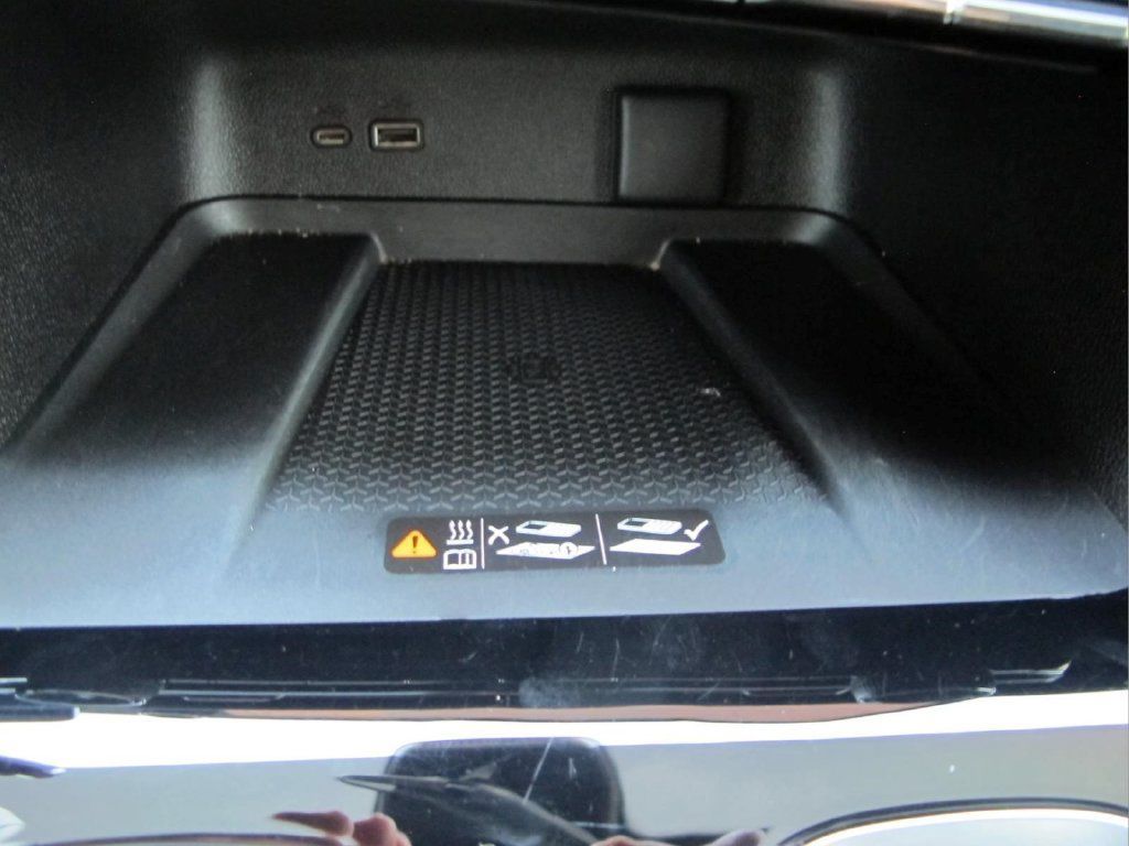 Used 2025 Chevrolet Traverse LT w/ Driver Confidence Package FWD image 14