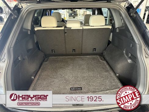 Used 2020 Volkswagen Tiguan SE R-Line AWD/4WD image 36