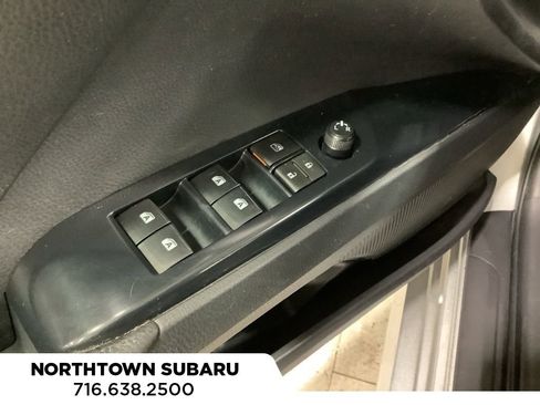 Used 2018 Toyota Camry LE image 11