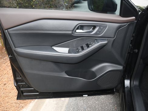 Used 2023 Nissan Rogue SL w/ SL Premium Package FWD image 10