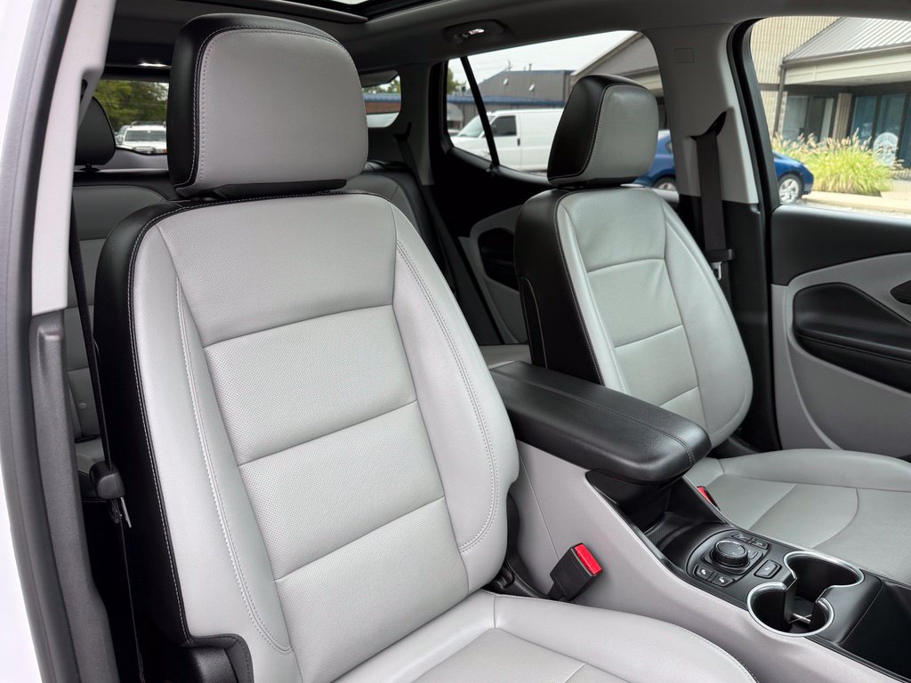 Used 2022 GMC Terrain SLT w/ Infotainment Package II AWD/4WD image 21