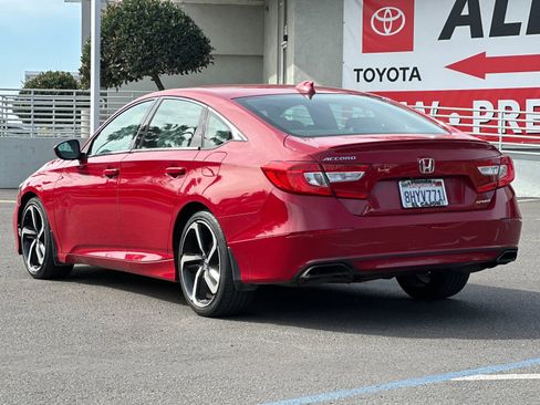 Used 2018 Honda Accord Sport image 3