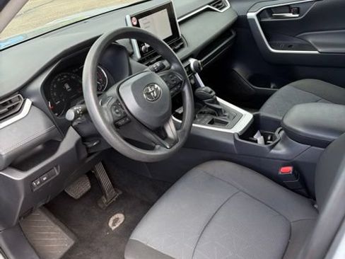 Used 2025 Toyota RAV4 XLE FWD image 16