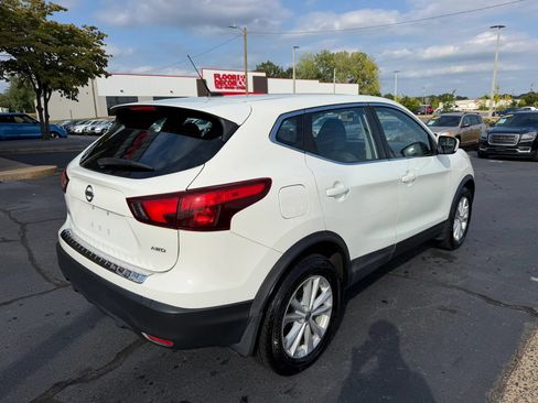Used 2017 Nissan Rogue Sport S w/ S Appearance Package AWD/4WD image 7