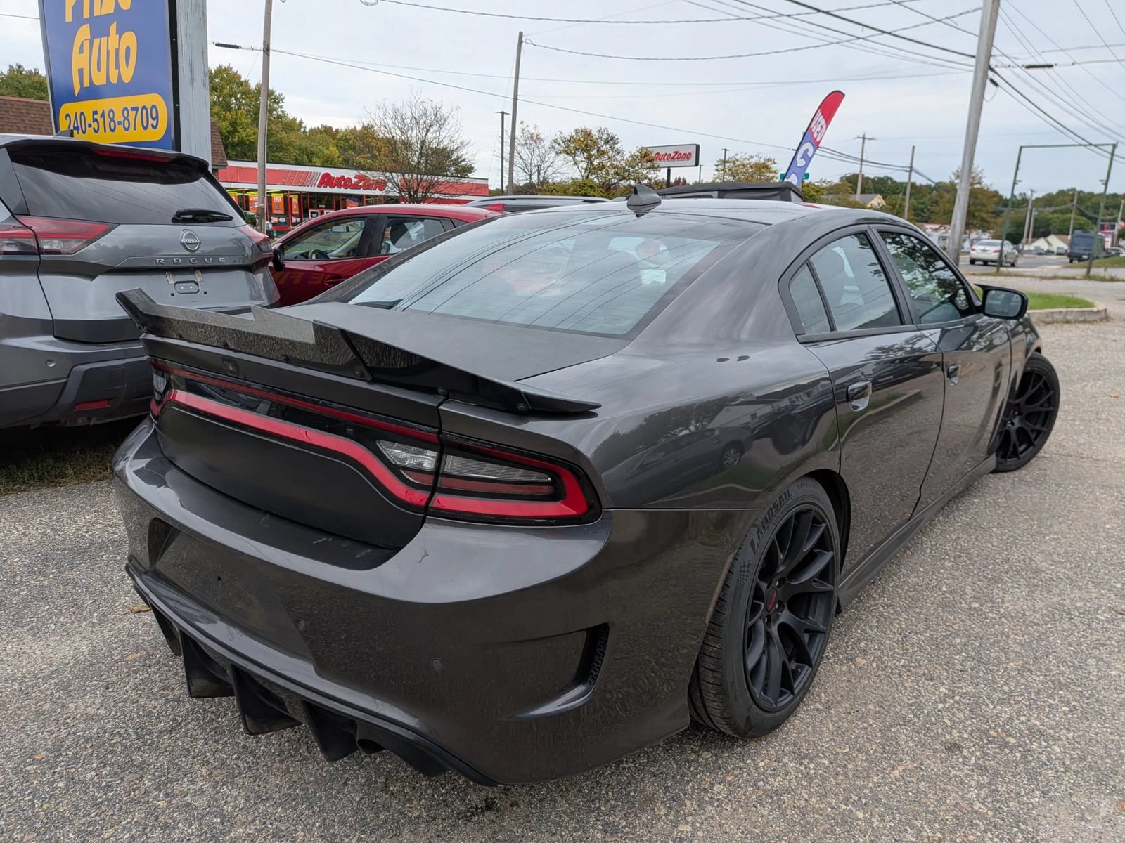 Used 2019 Dodge Charger R/T w/ Blacktop Package RWD image 5