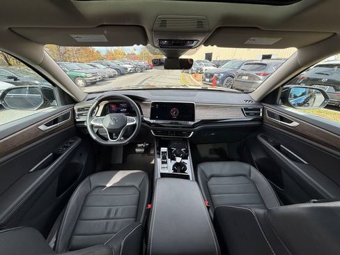 Used 2025 Volkswagen Atlas SEL image 20