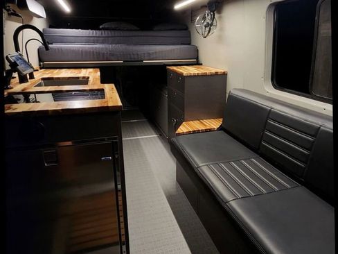 Used 2022 Mercedes-Benz Sprinter 2500 image 28