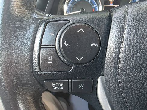 Used 2018 Toyota Corolla SE FWD image 37