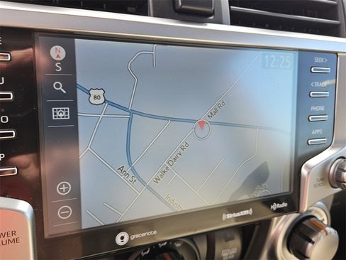 Used 2021 Toyota 4Runner SR5 Premium image 18