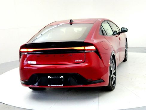 New 2026 Toyota Prius Plug-In Hybrid image 5