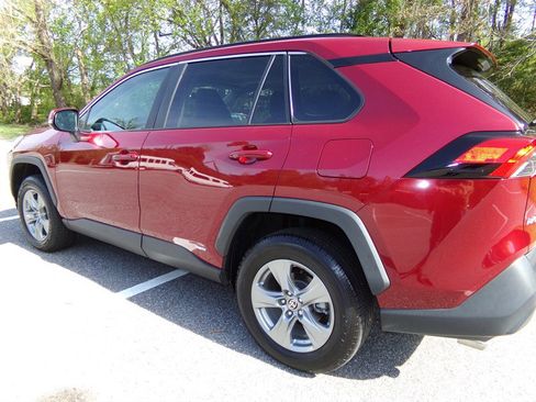 Used 2022 Toyota RAV4 XLE w/ Convenience Package image 9