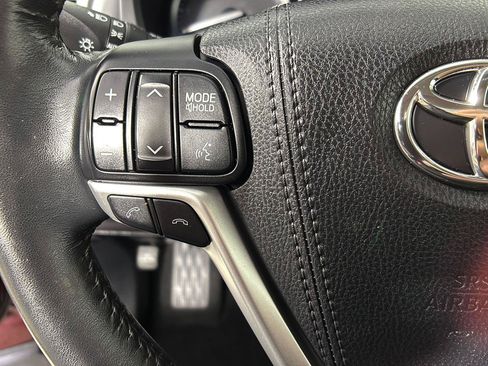Used 2017 Toyota Highlander Limited w/ Carpet Mat Package AWD/4WD image 30