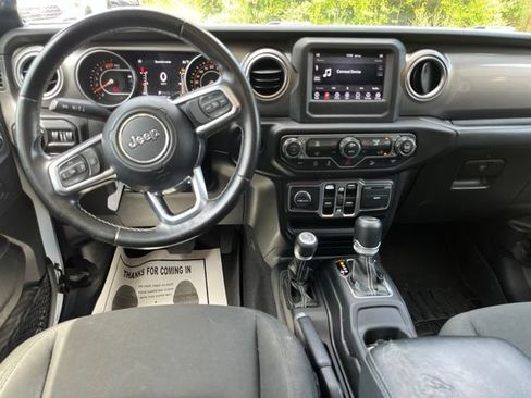 Used 2020 Jeep Wrangler Unlimited Sahara AWD/4WD image 19