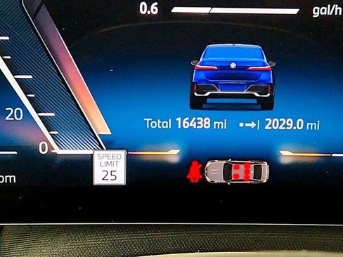 Used 2023 BMW 760i xDrive image 15