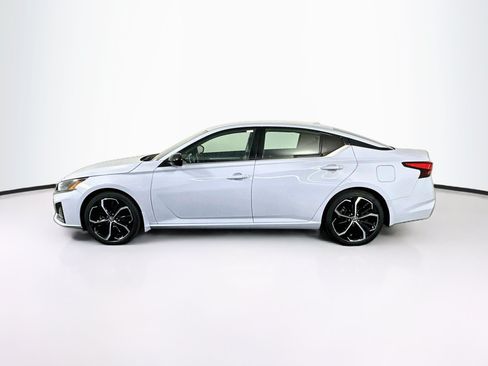 Used 2023 Nissan Altima 2.5 SR FWD image 4