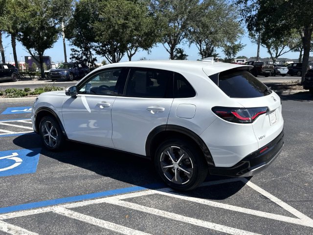 Certified 2024 Honda HR-V EX-L image 6