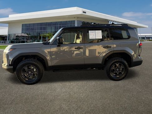 Used 2025 Lexus GX 550 image 6