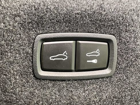 Certified 2025 Porsche Taycan 4S AWD/4WD image 21