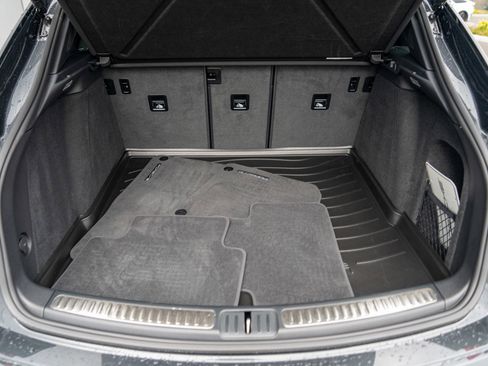 Certified 2025 Porsche Macan image 28