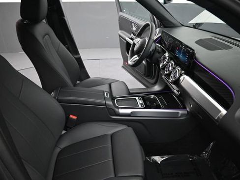 Used 2026 Mercedes-Benz GLB 250 4MATIC image 19