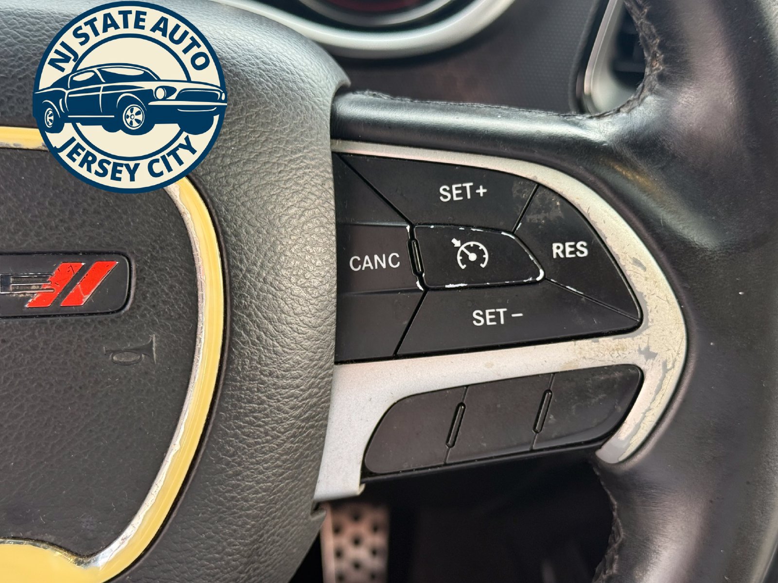 Used 2015 Dodge Challenger SXT Plus RWD image 31