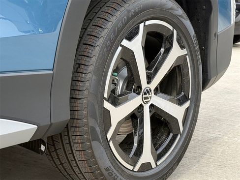 New 2026 Volkswagen Tiguan SE image 4