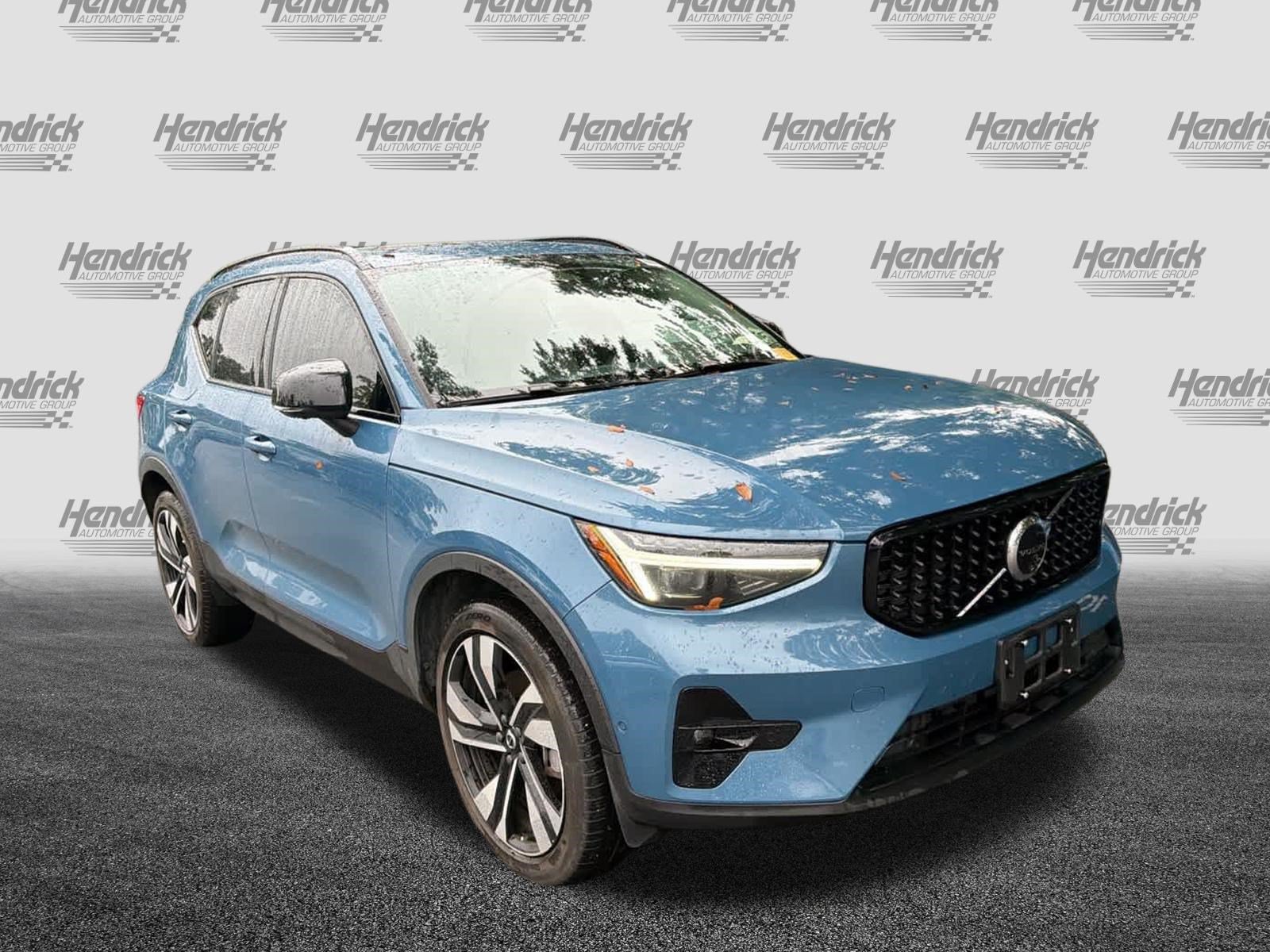 Certified 2024 Volvo XC40 B5 Ultimate w/ Protection Package Premier AWD/4WD image 2
