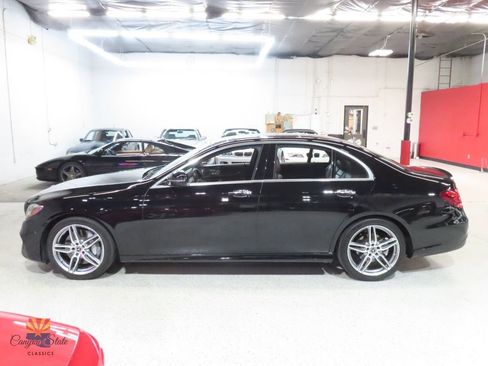 Used 2018 Mercedes-Benz E 300 4MATIC w/ Premium 2 Package (Q02) image 7