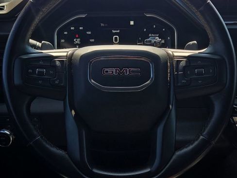 Used 2023 GMC Sierra 1500 AT4 w/ Technology Package AWD/4WD image 9