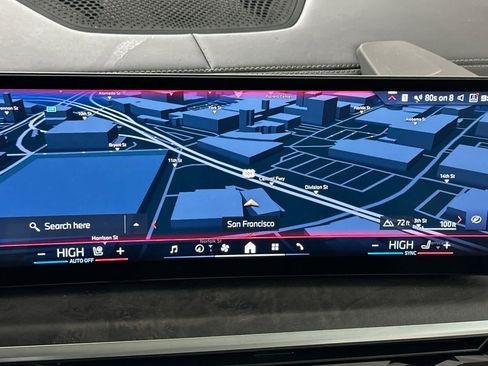 Used 2025 BMW X7 M60i image 19