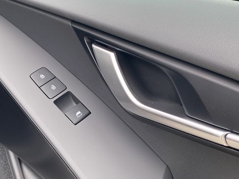 New 2026 Kia Niro LX FWD image 24