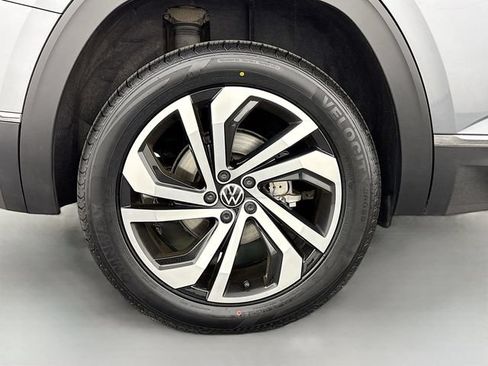 Certified 2023 Volkswagen Atlas SEL AWD/4WD image 35