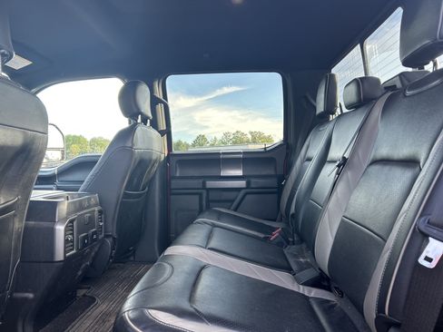 Used 2019 Ford F150 XLT w/ Equipment Group 302A Luxury AWD/4WD image 11