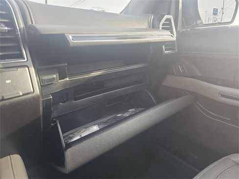 Used 2020 Ford Expedition Limited w/ Equipment Group 302A image 28