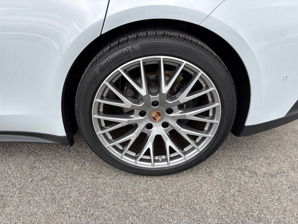 Certified 2025 Porsche Panamera 4 AWD/4WD image 37