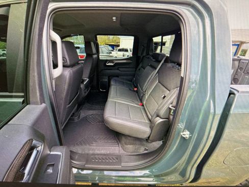 Used 2025 Chevrolet Silverado 1500 LT Trail Boss w/ Convenience Package II image 6