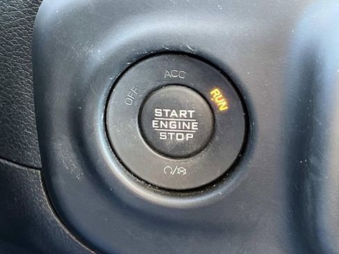 Used 2023 Jeep Gladiator Mojave w/ Safety Group AWD/4WD image 34