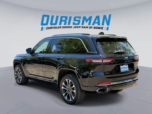 Used 2023 Jeep Grand Cherokee Overland w/ Luxury Tech Group IV AWD/4WD image 4