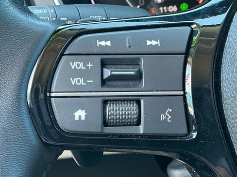 Used 2025 Honda Pilot Touring image 19