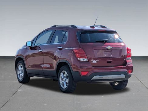 Used 2019 Chevrolet Trax LT w/ LT Convenience Package image 3
